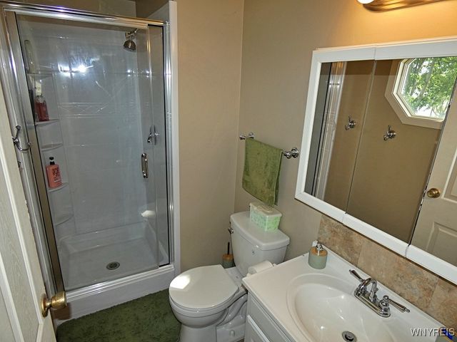 6598 Parkwood Drive, Lockport Town, NY 14094