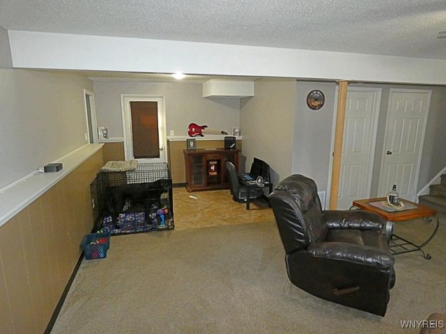 6598 Parkwood Drive, Lockport Town, NY 14094