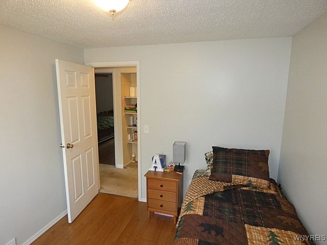 6598 Parkwood Drive, Lockport Town, NY 14094