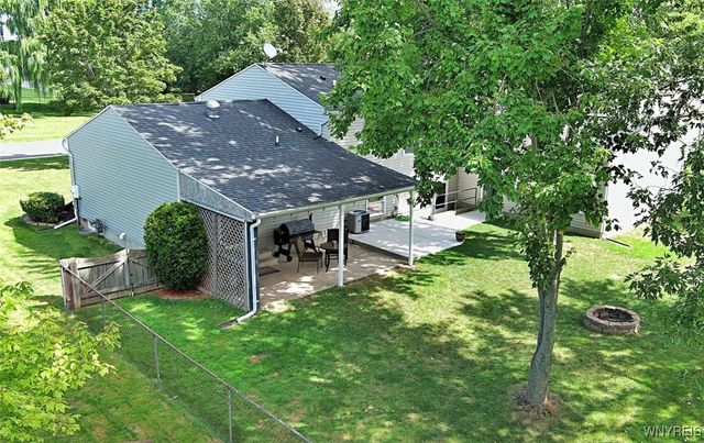 6598 Parkwood Drive, Lockport Town, NY 14094