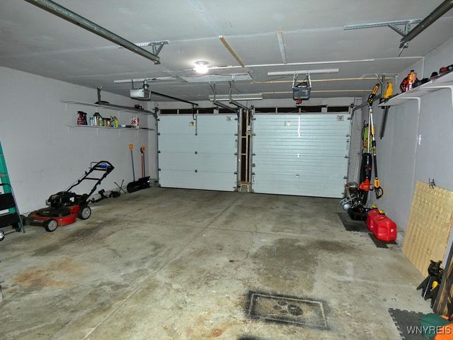 6598 Parkwood Drive, Lockport Town, NY 14094