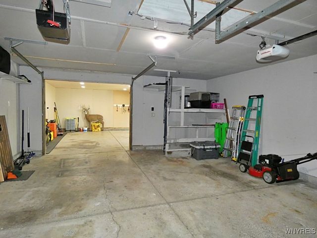 6598 Parkwood Drive, Lockport Town, NY 14094