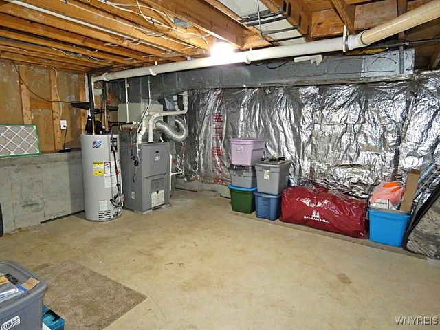 6598 Parkwood Drive, Lockport Town, NY 14094