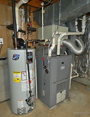 6598 Parkwood Drive, Lockport Town, NY 14094