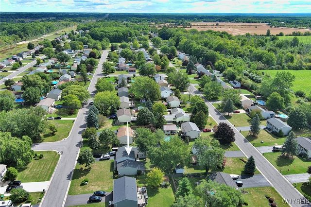 6598 Parkwood Drive, Lockport Town, NY 14094