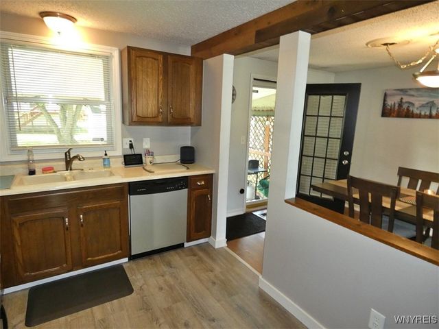 6598 Parkwood Drive, Lockport Town, NY 14094