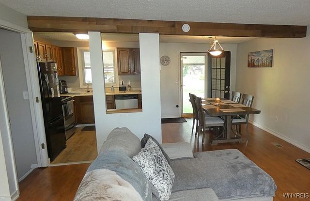 6598 Parkwood Drive, Lockport Town, NY 14094