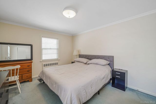 53 Canterbury Lane, North Babylon, NY 11703