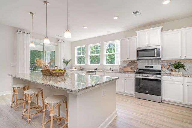 109 Keithland Dr., Conway, SC 29526