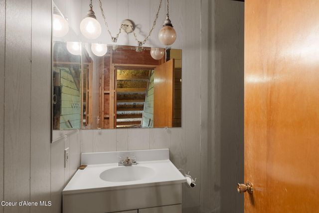 36799 W COEUR D ALENE LAKE SHR, Coeur D'alene, ID 83814