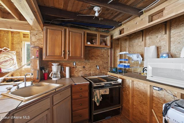 36799 W COEUR D ALENE LAKE SHR, Coeur D'alene, ID 83814