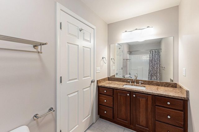 28541 Carlton Way Drive, Novi, MI 48377