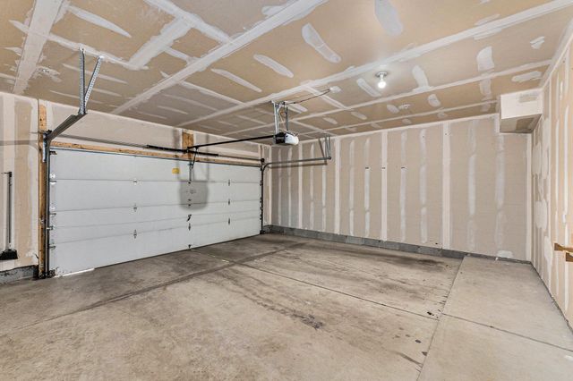 28541 Carlton Way Drive, Novi, MI 48377