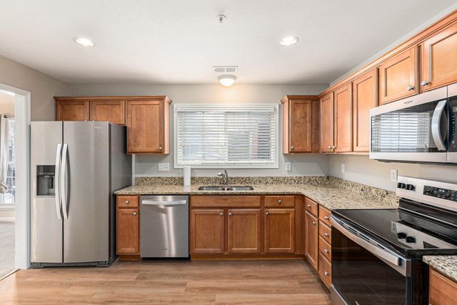 28541 Carlton Way Drive, Novi, MI 48377