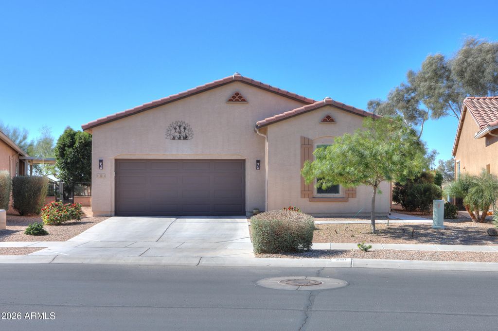 281 N QUESTA Trail, Casa Grande, AZ 85194 — photo 2