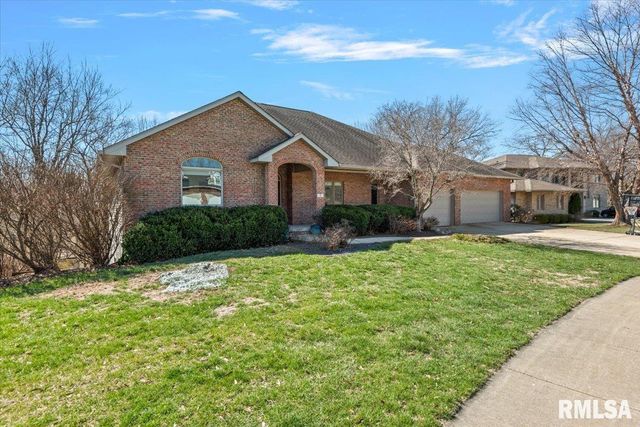 8 Riverwood Drive, Rochester, IL 62563