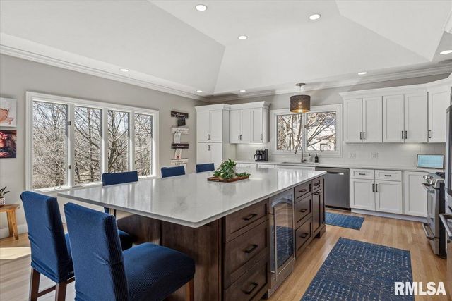 8 Riverwood Drive, Rochester, IL 62563