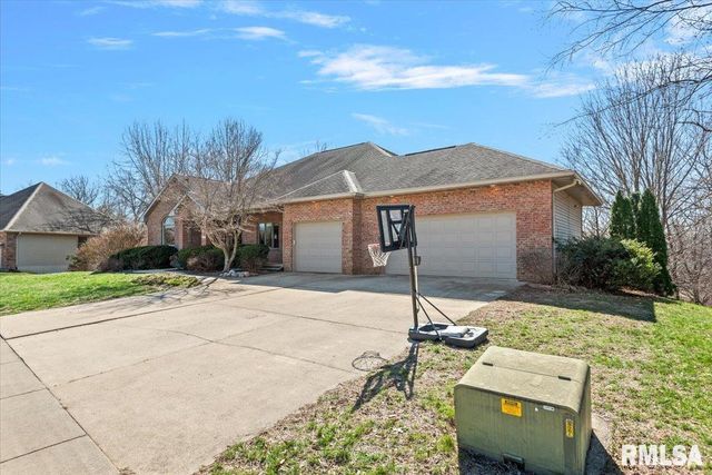 8 Riverwood Drive, Rochester, IL 62563