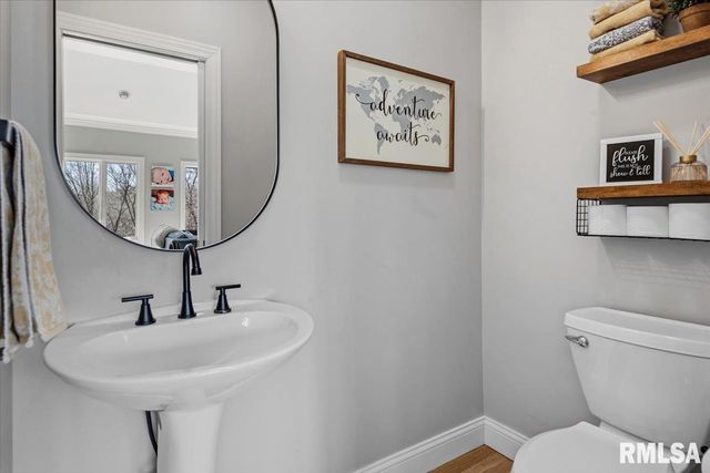 8 Riverwood Drive, Rochester, IL 62563