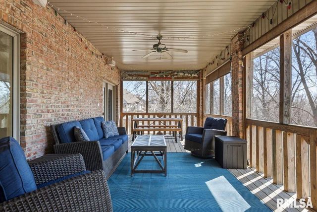 8 Riverwood Drive, Rochester, IL 62563