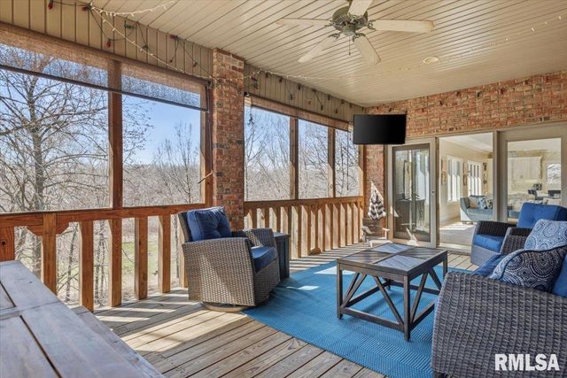 8 Riverwood Drive, Rochester, IL 62563