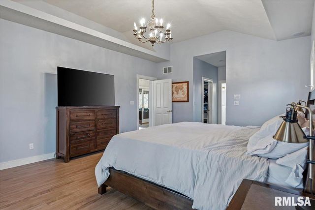 8 Riverwood Drive, Rochester, IL 62563