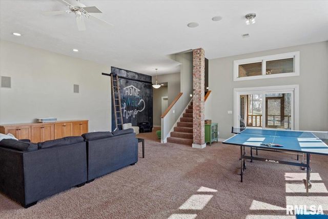 8 Riverwood Drive, Rochester, IL 62563