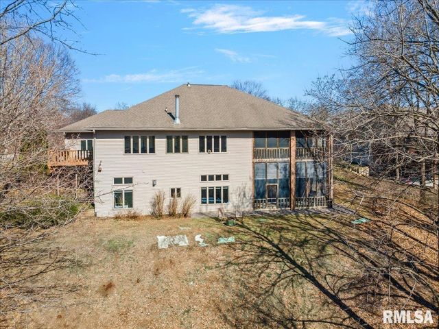 8 Riverwood Drive, Rochester, IL 62563