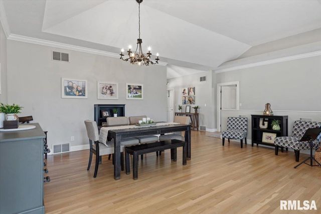 8 Riverwood Drive, Rochester, IL 62563