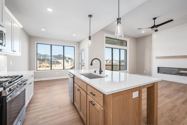 4551 145th Terrace, Basehor, KS 66007