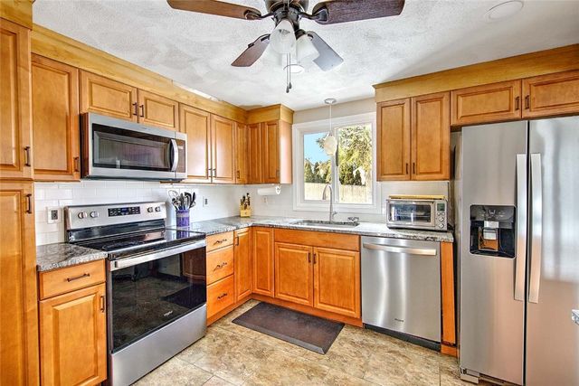 8 Surrey Lane, West Warwick, RI 02893