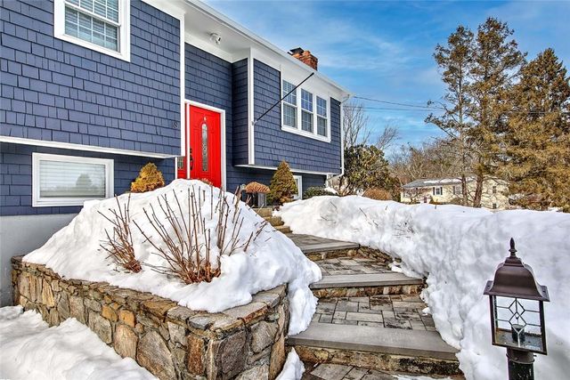 8 Surrey Lane, West Warwick, RI 02893