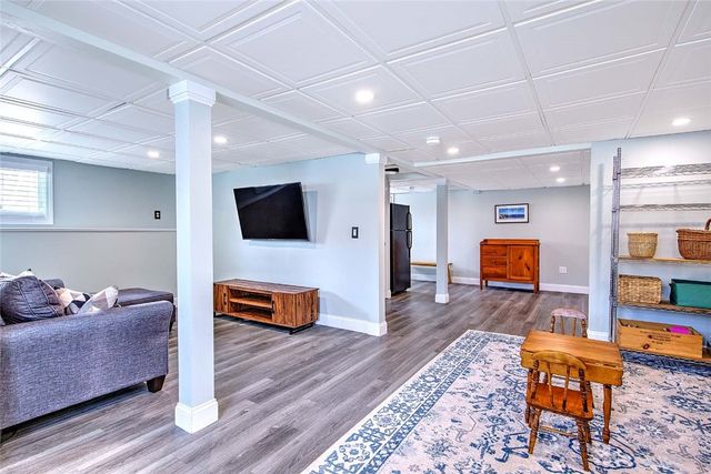 8 Surrey Lane, West Warwick, RI 02893