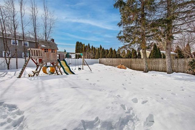 8 Surrey Lane, West Warwick, RI 02893