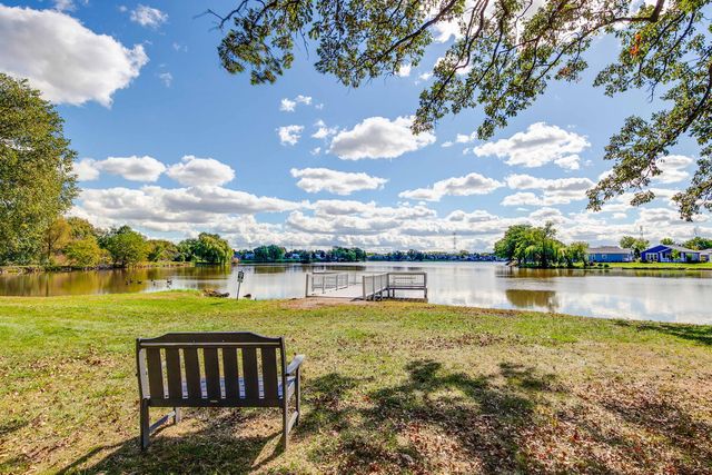 3548 BLUE HERON Circle, Grayslake, IL 60030