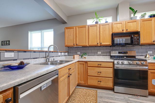 3548 BLUE HERON Circle, Grayslake, IL 60030