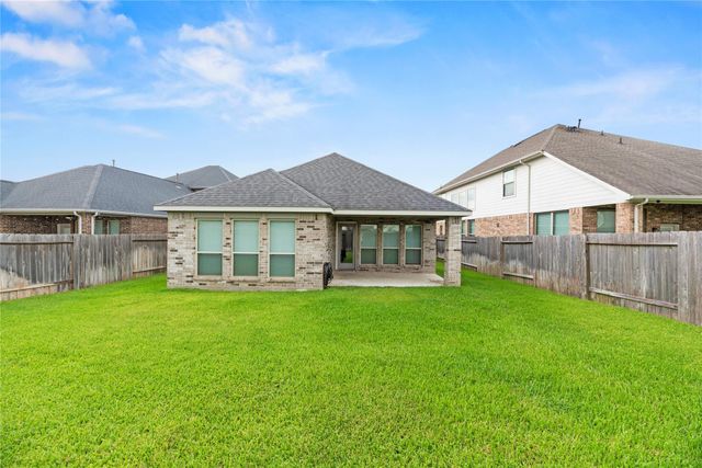 31222 Pinebrook Falls Lane, Hockley, TX 77447