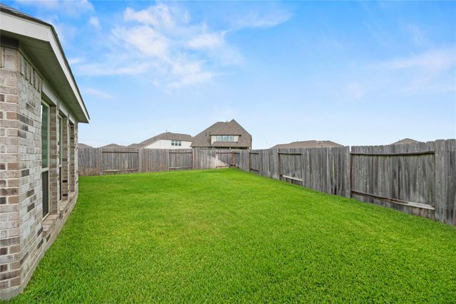 31222 Pinebrook Falls Lane, Hockley, TX 77447