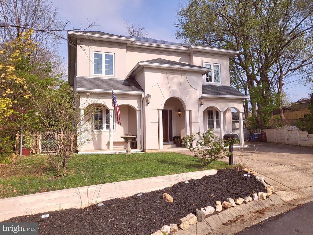 4 BURGUNDY CT, Rockville, MD 20850