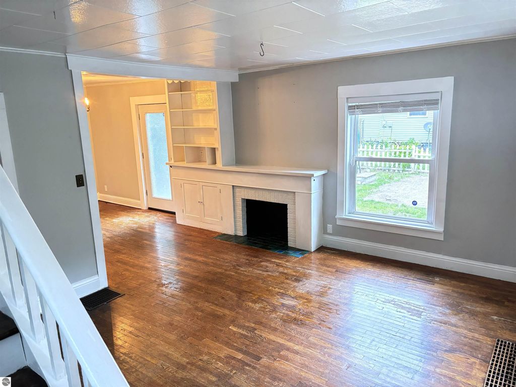 Image 12 of property listing at 518 S Kinney, Mt Pleasant, MI 48858