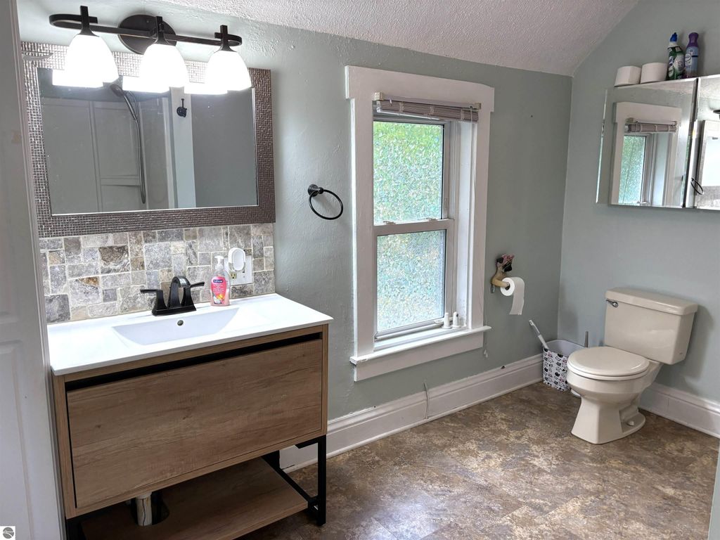 Image 21 of property listing at 518 S Kinney, Mt Pleasant, MI 48858