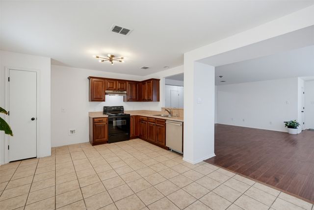 1612 Crown Point Drive, Little Elm, TX 75036