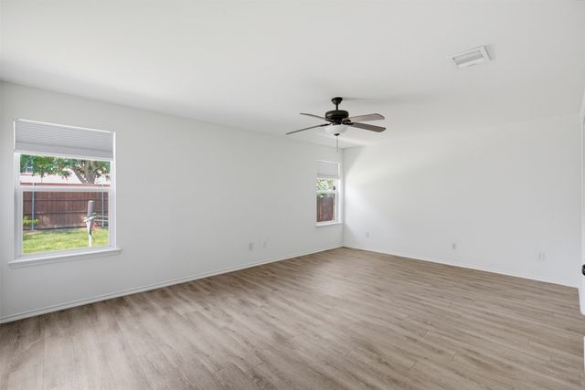 1612 Crown Point Drive, Little Elm, TX 75036