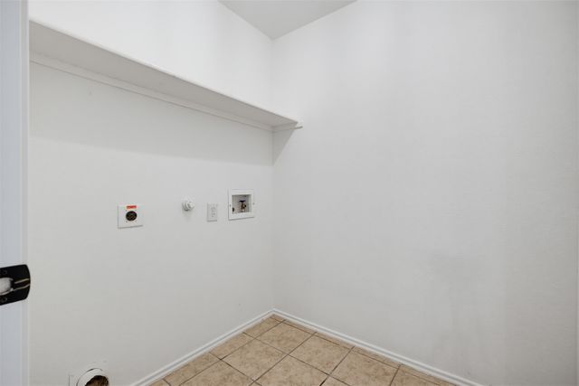 1612 Crown Point Drive, Little Elm, TX 75036