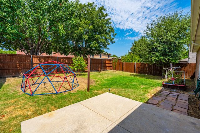 1612 Crown Point Drive, Little Elm, TX 75036