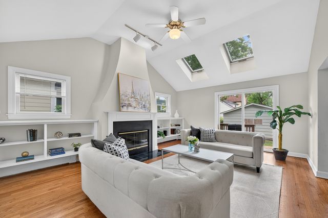 547 Melrose Avenue, Kenilworth, IL 60043