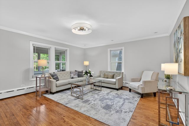 547 Melrose Avenue, Kenilworth, IL 60043