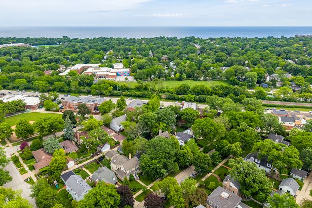 547 Melrose Avenue, Kenilworth, IL 60043