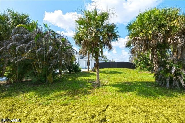 1508 E 9th ST, Lehigh Acres, FL 33972