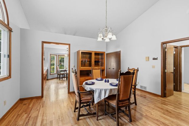 5661 Donegal Court, Shoreview, MN 55126